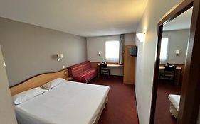 Brit Hotel Confort Montauban